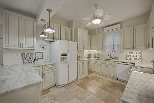 203 E Poplar Street, Harrodsburg, KY 40330