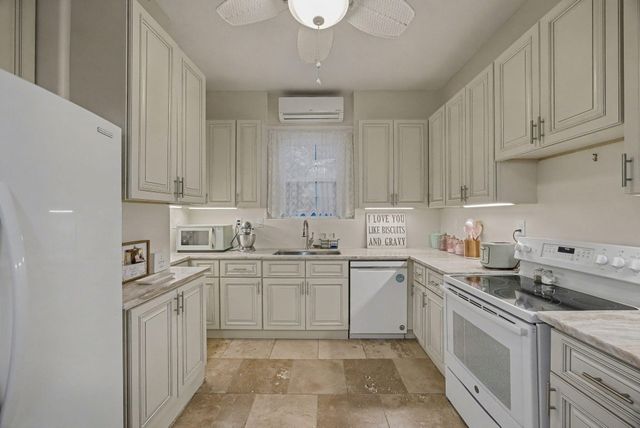 203 E Poplar Street, Harrodsburg, KY 40330