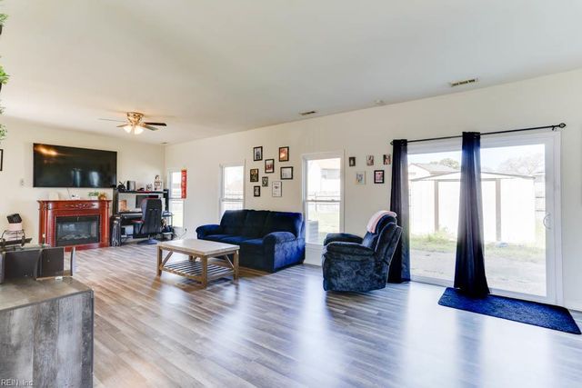 3808 Sugar Creek CIR, Portsmouth, VA 23703