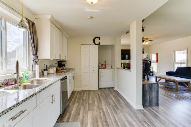 3808 Sugar Creek CIR, Portsmouth, VA 23703