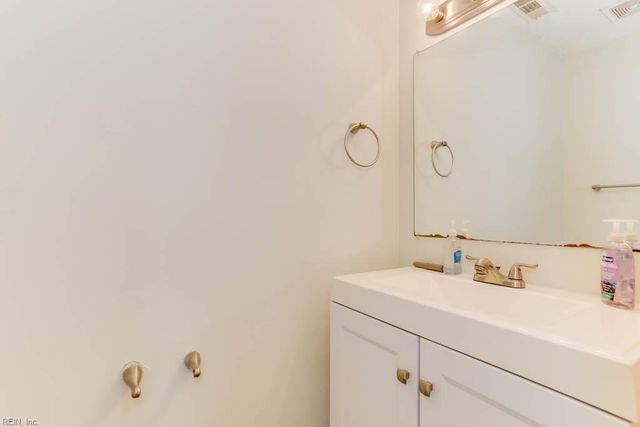 3808 Sugar Creek CIR, Portsmouth, VA 23703