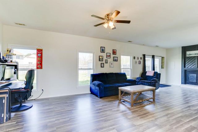 3808 Sugar Creek CIR, Portsmouth, VA 23703