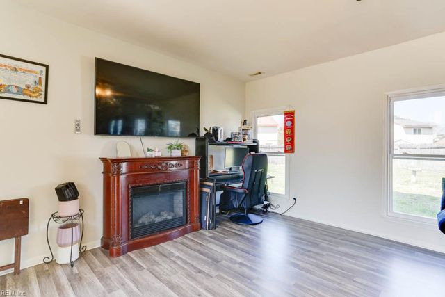 3808 Sugar Creek CIR, Portsmouth, VA 23703