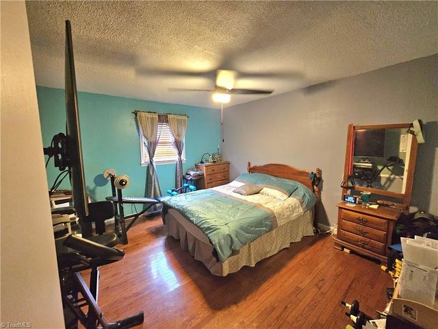 817 Brickwood Court, Winston-salem, NC 27127