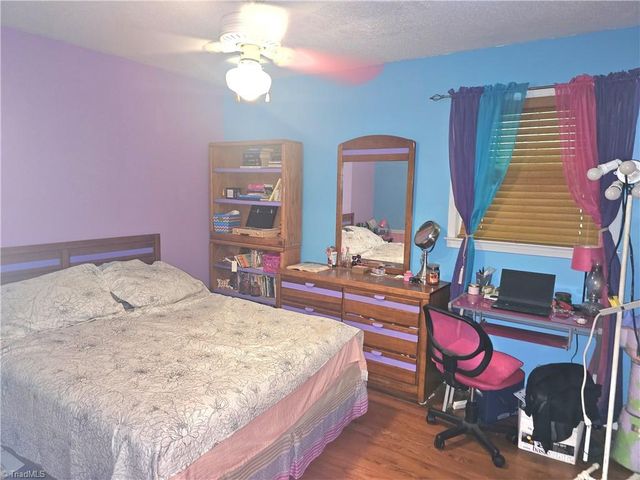 817 Brickwood Court, Winston-salem, NC 27127