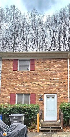 817 Brickwood Court, Winston-salem, NC 27127