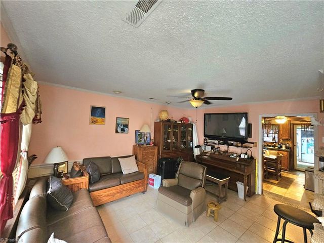 817 Brickwood Court, Winston-salem, NC 27127