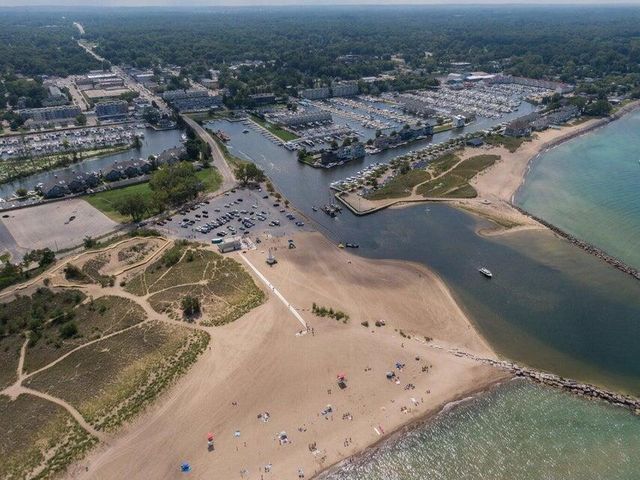 18713 Harbor Country Drive, New Buffalo, MI 49117
