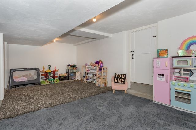 100 Gerald Rd, Milton, MA 02186
