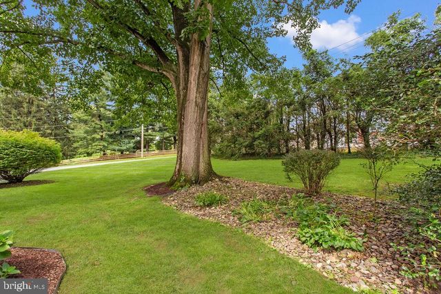 1545 VALLEY RD, Lancaster, PA 17603