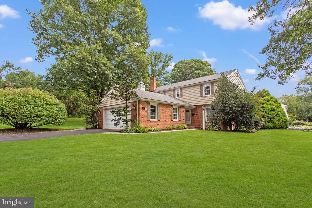 1545 VALLEY RD, Lancaster, PA 17603