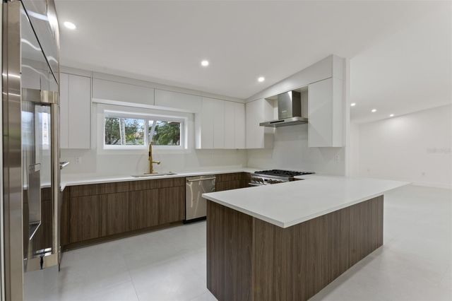 131 TOLEDO WAY NE, St Petersburg, FL 33704