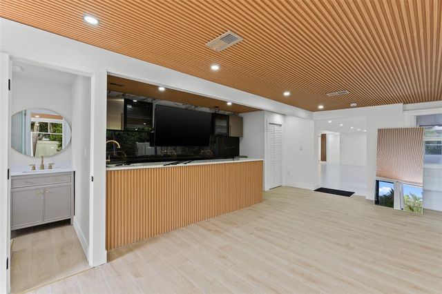 131 TOLEDO WAY NE, St Petersburg, FL 33704