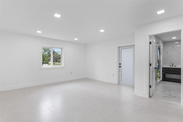 131 TOLEDO WAY NE, St Petersburg, FL 33704