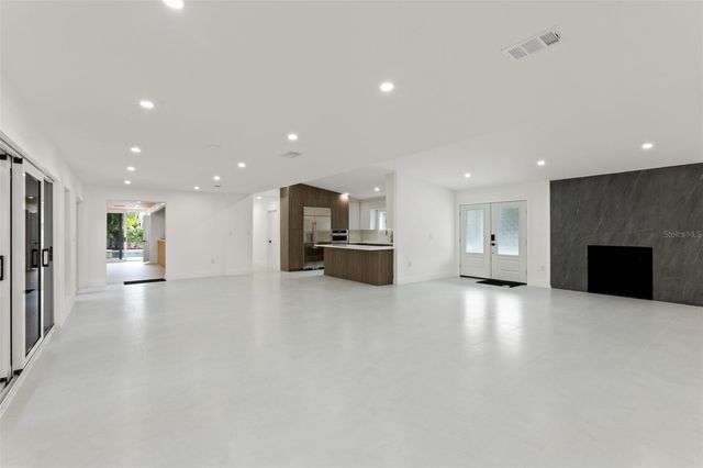 131 TOLEDO WAY NE, St Petersburg, FL 33704