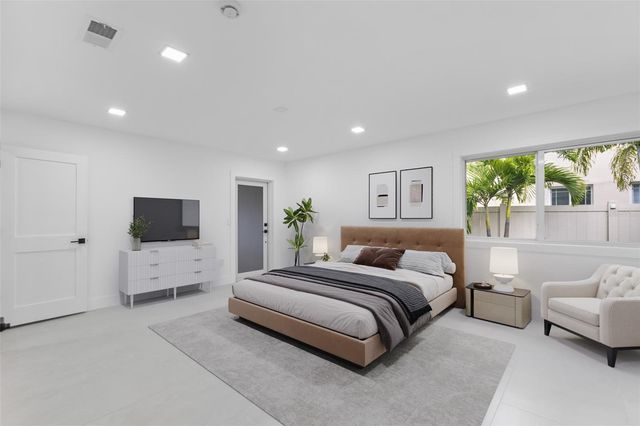 131 TOLEDO WAY NE, St Petersburg, FL 33704