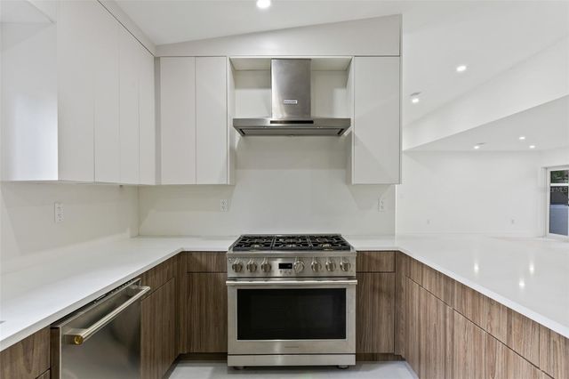 131 TOLEDO WAY NE, St Petersburg, FL 33704