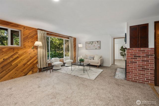 36226 Veazie Cumberland Road SE, Enumclaw, WA 98022