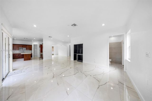 19371 SW 30th St, Miramar, FL 33029