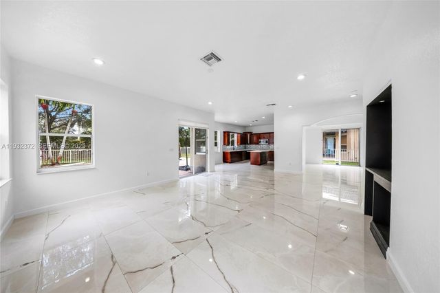 19371 SW 30th St, Miramar, FL 33029