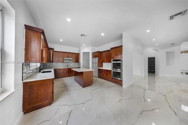 19371 SW 30th St, Miramar, FL 33029