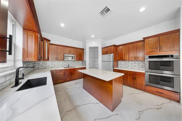 19371 SW 30th St, Miramar, FL 33029