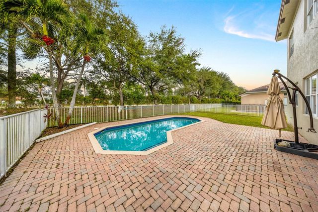 19371 SW 30th St, Miramar, FL 33029