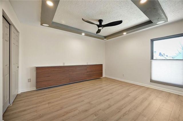 10208 Robinson Street, Overland Park, KS 66212