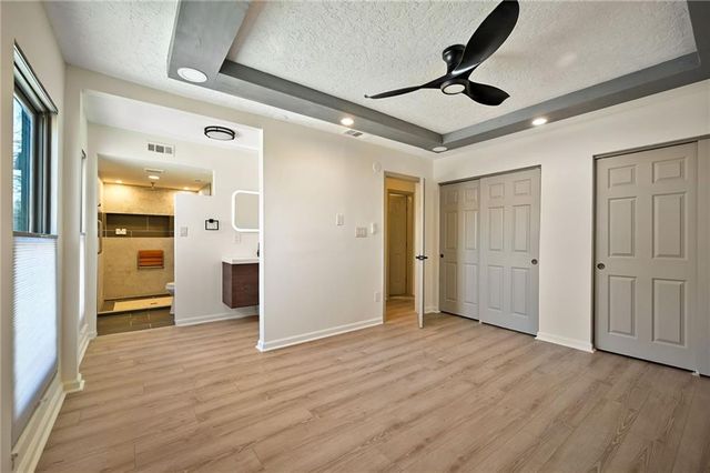 10208 Robinson Street, Overland Park, KS 66212