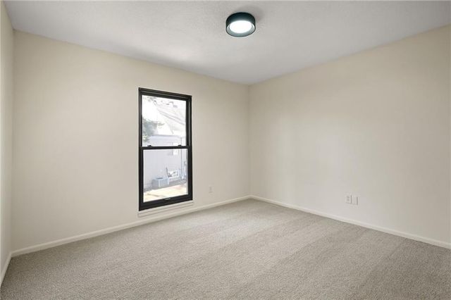 10208 Robinson Street, Overland Park, KS 66212