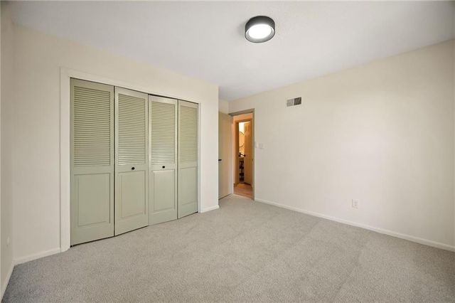 10208 Robinson Street, Overland Park, KS 66212