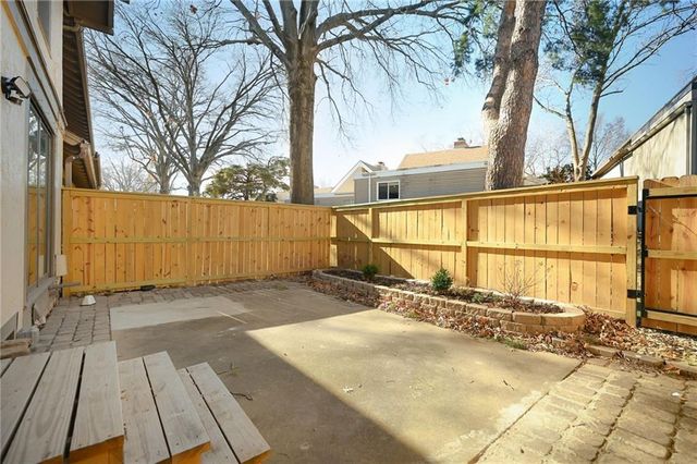 10208 Robinson Street, Overland Park, KS 66212