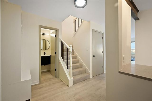 10208 Robinson Street, Overland Park, KS 66212