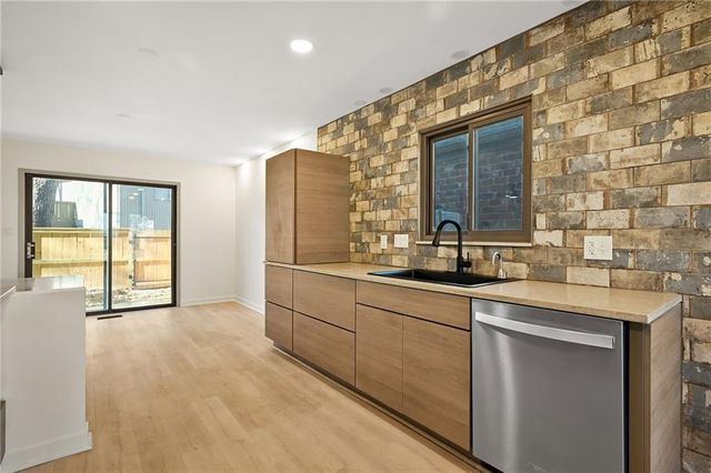 10208 Robinson Street, Overland Park, KS 66212