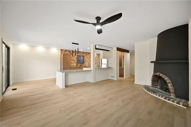 10208 Robinson Street, Overland Park, KS 66212