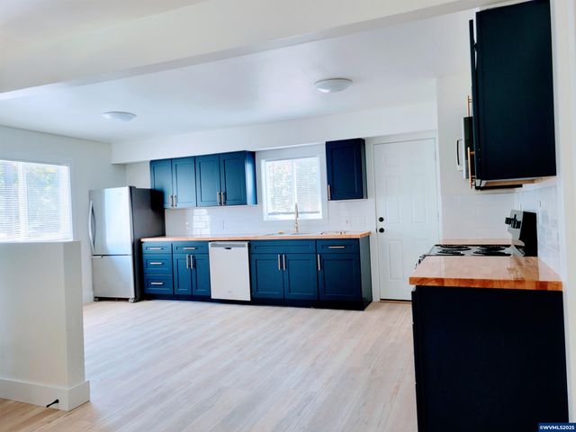 1425 Elm St NW, Salem, OR 97304