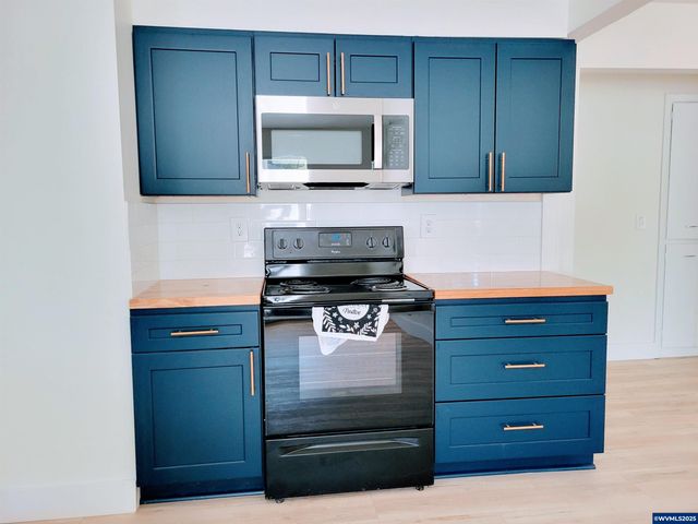 1425 Elm St NW, Salem, OR 97304