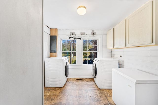 605 E Fair Play Boulevard, Fair Play, SC 29643