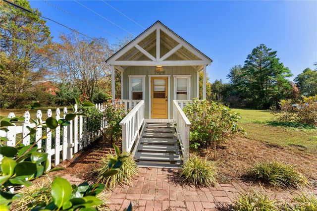 605 E Fair Play Boulevard, Fair Play, SC 29643