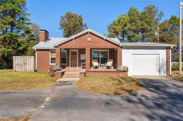 605 E Fair Play Boulevard, Fair Play, SC 29643