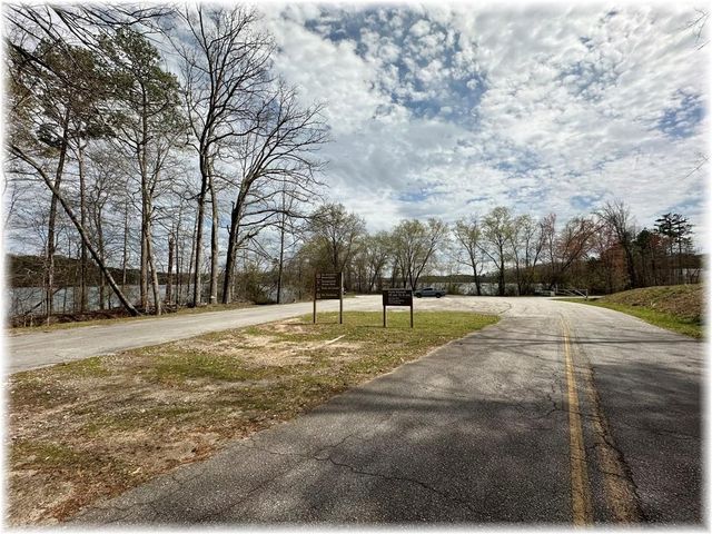 605 E Fair Play Boulevard, Fair Play, SC 29643