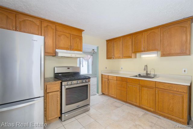 10128 Dar Lane, Goodrich, MI 48438