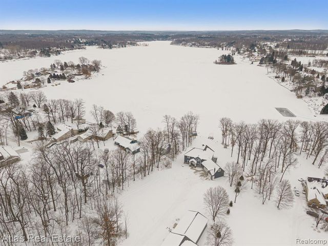 10128 Dar Lane, Goodrich, MI 48438