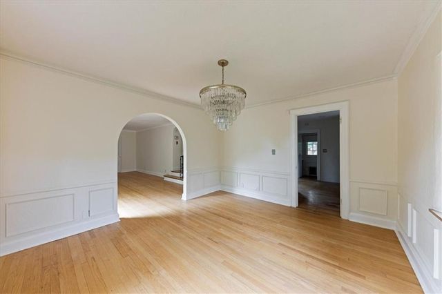 6712 Linden Road, Kansas City, MO 64113