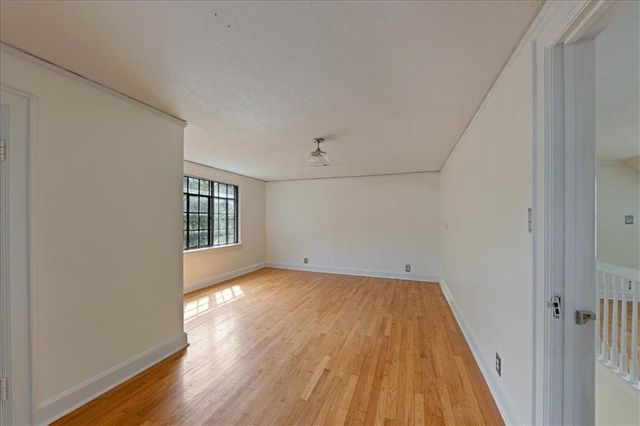 6712 Linden Road, Kansas City, MO 64113