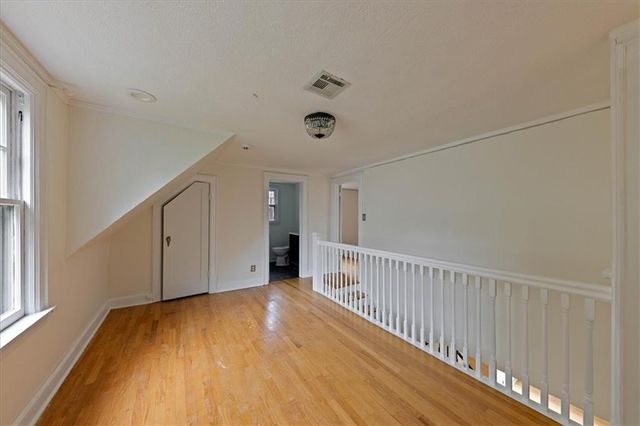 6712 Linden Road, Kansas City, MO 64113