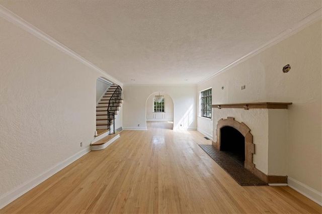 6712 Linden Road, Kansas City, MO 64113