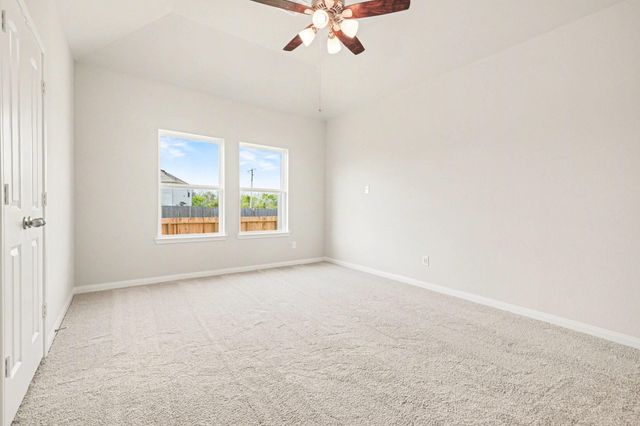 12400 Hackberry Dr, Willis, TX 77318