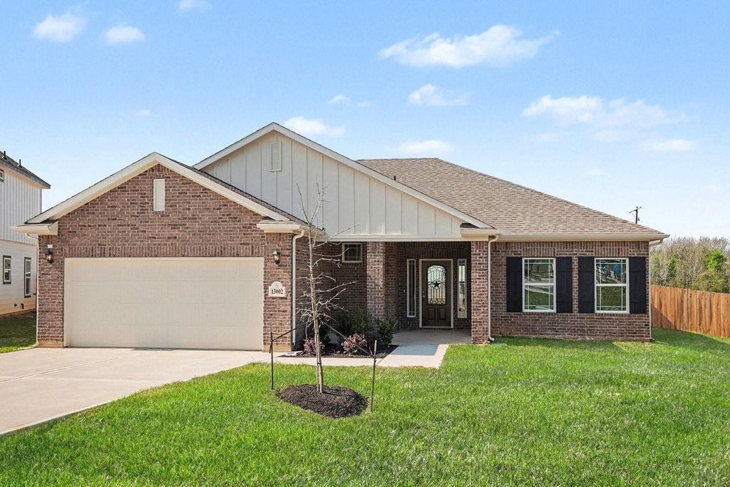 12400 Hackberry Dr, Willis, TX 77318