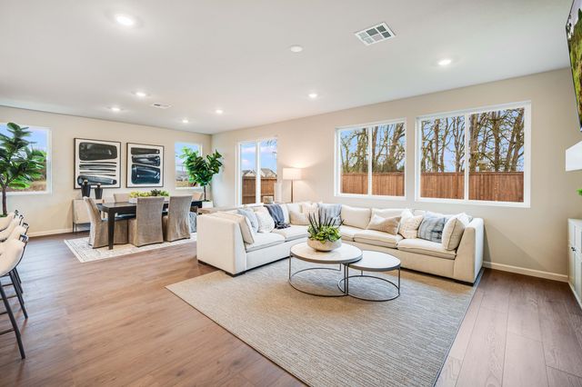 63261 Carly Ln, Bend, OR 97701
